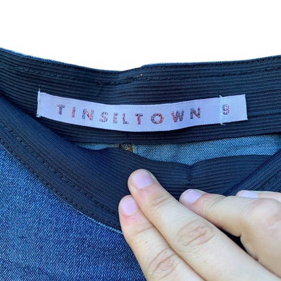 TINSELTOWN women's size 9 distressed wide legged jeans - Picture 2 of 3